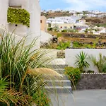 Nalu Hotel Fira (Santorini)