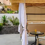 Nalu Hotel 3*