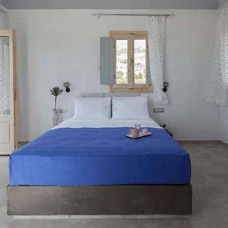 Nalu Hotel Fira (Santorini)