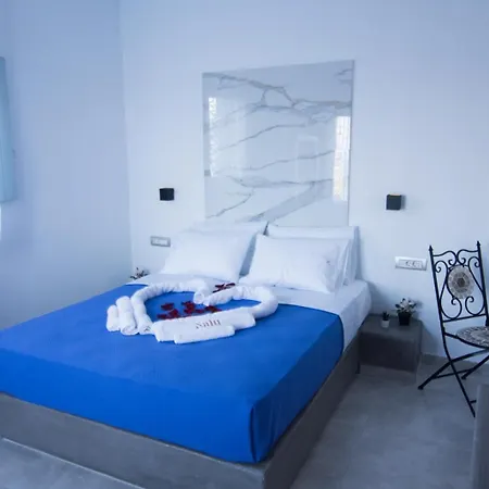Nalu Hotel Fira (Santorini)