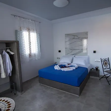 Nalu * Fira (Santorini)