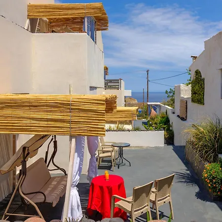 Nalu Otel Fira (Santorini)