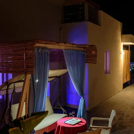 Nalu * Fira (Santorini)