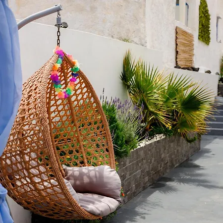 Nalu * Fira (Santorini)