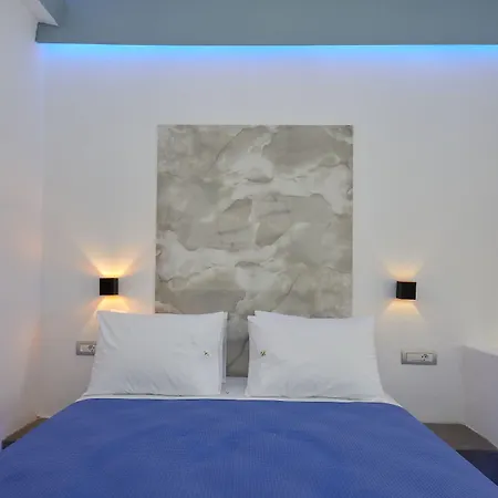 Nalu Fira (Santorini)