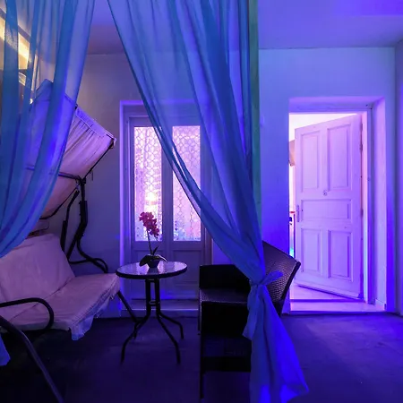 Nalu * Fira (Santorini)