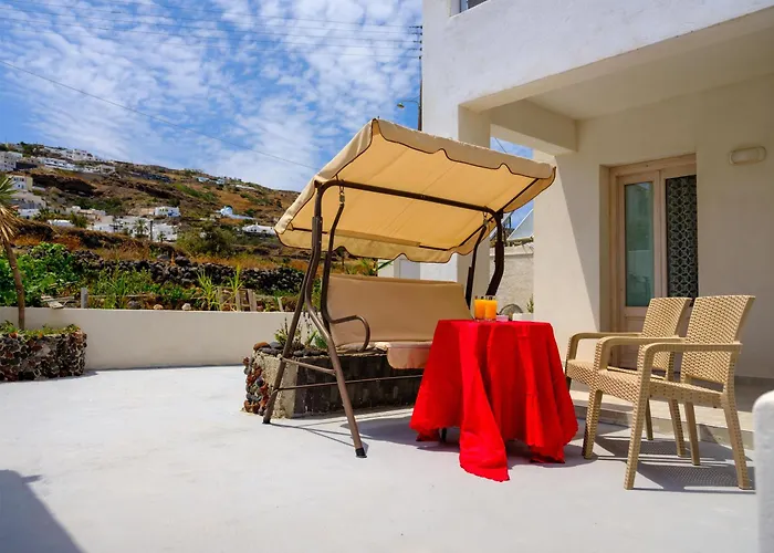 Hotel Nalu Fira (Santorini)